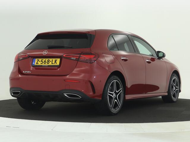 Mercedes-Benz A-KLASSE 250 e Star Edition AMG Line | Nightpakket | Smartphone intergratie | Dodehoekassistent | Parkeerpakket met achteruitrijcamera | Extra USB-poorten | Sfeerverlichting | KEYLESS GO | Verwarmde stoelen vooraan |