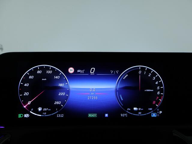Mercedes-Benz A-KLASSE 250 e Star Edition AMG Line | Nightpakket | Smartphone intergratie | Dodehoekassistent | Parkeerpakket met achteruitrijcamera | Extra USB-poorten | Sfeerverlichting | KEYLESS GO | Verwarmde stoelen vooraan |