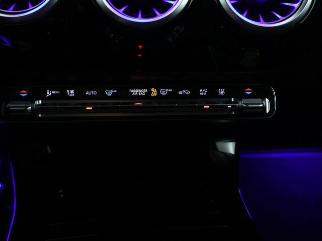 Mercedes-Benz A-KLASSE 250 e Star Edition AMG Line | Nightpakket | Smartphone intergratie | Dodehoekassistent | Parkeerpakket met achteruitrijcamera | Extra USB-poorten | Sfeerverlichting | KEYLESS GO | Verwarmde stoelen vooraan |
