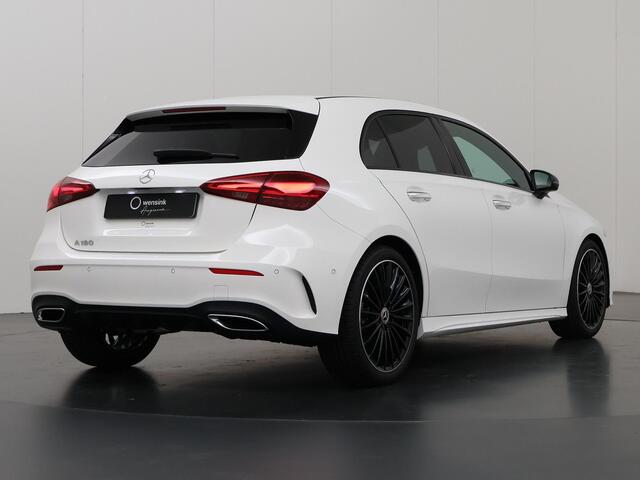 Mercedes-Benz A-KLASSE 180 Star Edition AMG Line | Night | Panoramadak | Sfeerverlichting | Multibeam LED | Parkeercamera | Stoelverwarming |