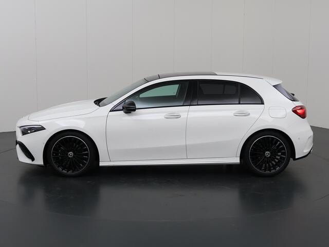 Mercedes-Benz A-KLASSE 180 Star Edition AMG Line | Night | Panoramadak | Sfeerverlichting | Multibeam LED | Parkeercamera | Stoelverwarming |