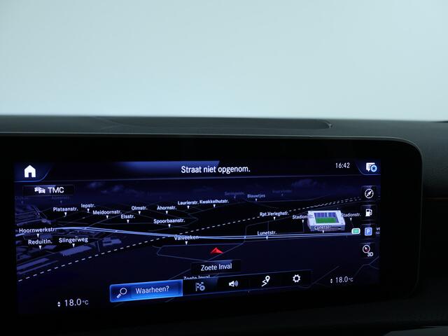 Mercedes-Benz A-KLASSE 180 Business Solution AMG | Achteruitrijcamera | Apple Carplay | Stoelverwarming | MBUX Widescreen | Inclusief 24 maanden MB Certified garantie voor Europa.