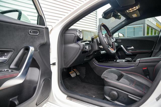 Mercedes-Benz A-KLASSE 200 Business Solution AMG WideScreen Ambient Cruise Leer Alcantara Stoelverw.