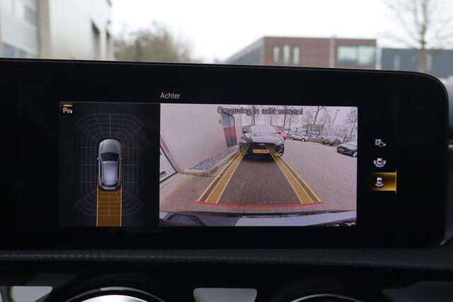 Mercedes-Benz A-KLASSE 180 Business Solution AMG NL-Auto!! Sfeerverlichting I Camera