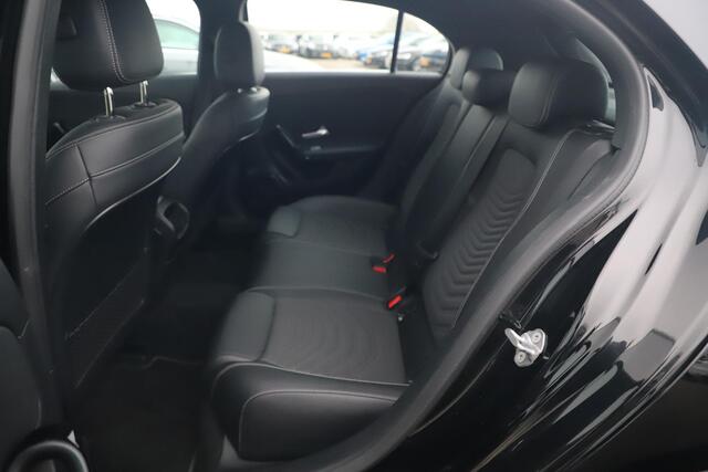 Mercedes-Benz A-KLASSE 160 Style Plus Half Leder Full LED Sportstoelen Carplay Android Navigatie Achteruitrijcamera Clima Cruise 17 inch LMV