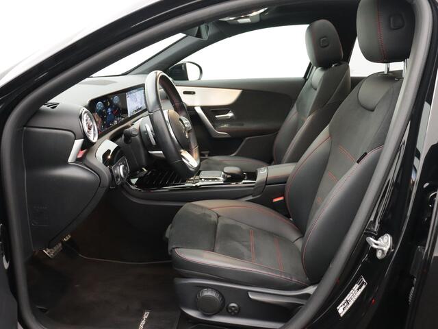 Mercedes-Benz A-KLASSE 180 Business Solution AMG | AMG-Styling | Panoramadak | Multibeam LED | NIghtpakket | 18 inch Multispaaks velgen | Sfeerverlichting | Navigatie | Smartphone-integratie | Inclusief 24 maanden MB Certified garantie voor Europa.