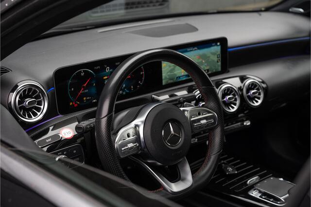 Mercedes-Benz A-KLASSE 180 D AMG Pakket | Pano | Sfeer | Burmester | Lane & Side Assis | Front Assis | Blind Spot | Camera | MB Me