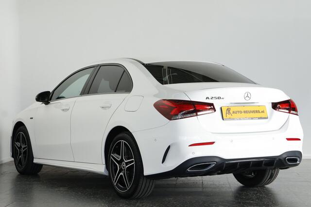 Mercedes-Benz A-KLASSE 250 e AMG Line / Navi / Carplay / DAB / LED