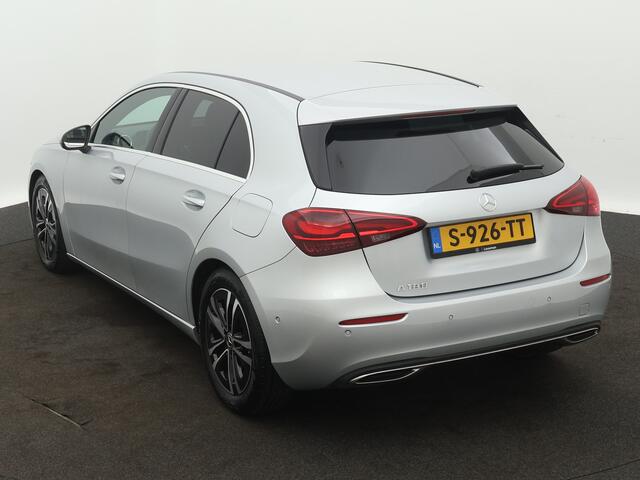 Mercedes-Benz A-KLASSE 180 Business Line | Achteruitrijcamera| Navigatie| Leren bekleding | Dooiehoekdetectie| Stoelverwarming | Inclusief 24 maanden MB Certified garantie voor Europa.