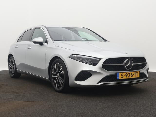 Mercedes-Benz A-KLASSE 180 Business Line | Achteruitrijcamera| Navigatie| Leren bekleding | Dooiehoekdetectie| Stoelverwarming | Inclusief 24 maanden MB Certified garantie voor Europa.
