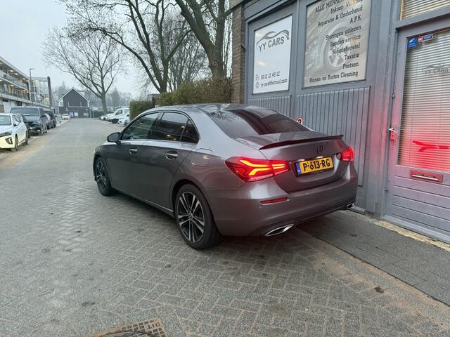 Mercedes-Benz A-KLASSE 200 Premium Plus
