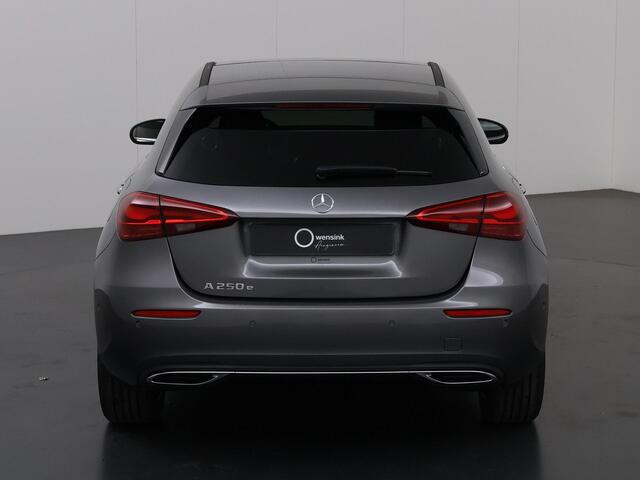 Mercedes-Benz A-KLASSE 250 e Star Edition Luxury Line Panoramadak | 18 inch LM Velgen