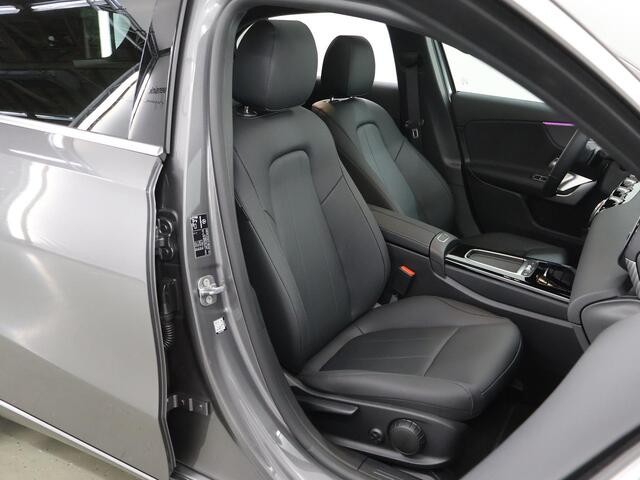 Mercedes-Benz A-KLASSE 250 e Star Edition Luxury Line Panoramadak | 18 inch LM Velgen