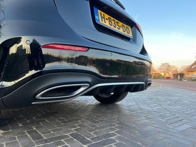 Mercedes-Benz A-KLASSE 180 Business Solution AMG Widescreen | Stoelverwarming | Camera | NL-Auto |