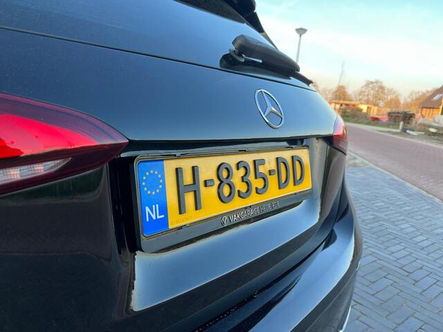 Mercedes-Benz A-KLASSE 180 Business Solution AMG Widescreen | Stoelverwarming | Camera | NL-Auto |
