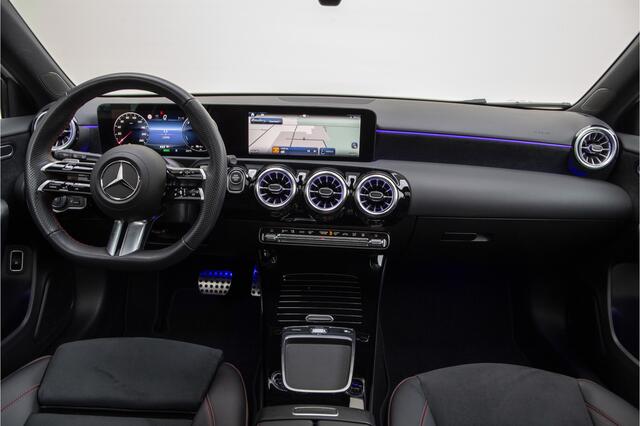 Mercedes-Benz A-KLASSE 250 e AMG Line Facelift, Nightpack, Pano, Widescreen, 19" Hybrid