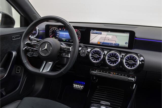 Mercedes-Benz A-KLASSE 250 e AMG Line Facelift, Nightpack, Pano, Widescreen, 19" Hybrid