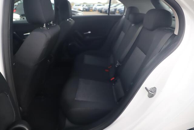 Mercedes-Benz A-KLASSE 160 Business Solution Full LED Widescreen Stoelverwarming Navigatie Achteruitrijcamera Clima Cruise Bluetooth