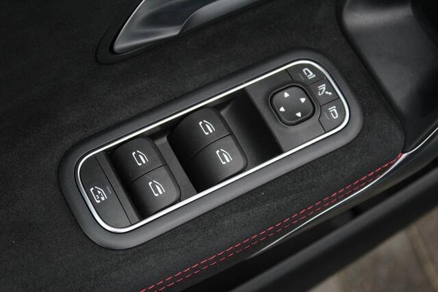 Mercedes-Benz A-KLASSE 180 Business Solution AMG | Cruise | Stoelver | Trekhaak |