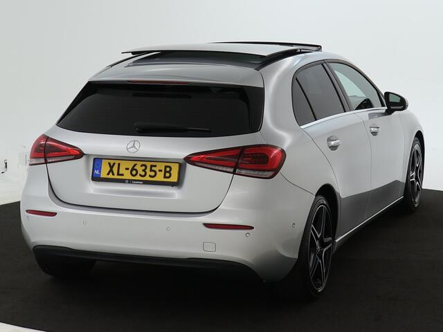 Mercedes-Benz A-KLASSE 200 AMG | Panoramadak | Keyless Go | Sfeerverlichting | Parkeerpakket met Camera | LED | Stoelverwarming | Inclusief 12 Maanden Garantie