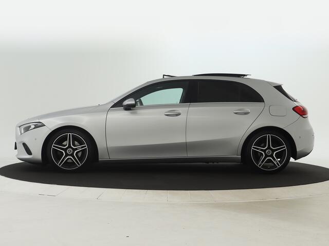 Mercedes-Benz A-KLASSE 200 AMG | Panoramadak | Keyless Go | Sfeerverlichting | Parkeerpakket met Camera | LED | Stoelverwarming | Inclusief 12 Maanden Garantie