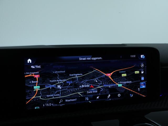 Mercedes-Benz A-KLASSE 200 AMG | Panoramadak | Keyless Go | Sfeerverlichting | Parkeerpakket met Camera | LED | Stoelverwarming | Inclusief 12 Maanden Garantie