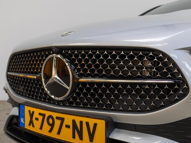 Mercedes-Benz A-KLASSE Limousine 200 AMG Line Panorama dak