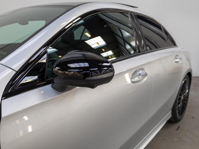 Mercedes-Benz A-KLASSE Limousine 200 AMG Line Panorama dak