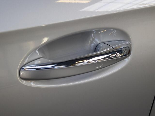Mercedes-Benz A-KLASSE Limousine 200 AMG Line Panorama dak