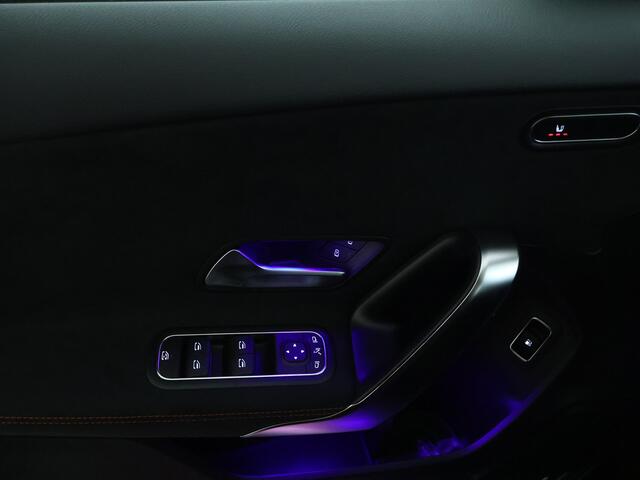Mercedes-Benz A-KLASSE 250 e AMG Line LIMITED Edition | Trekhaak | Nightpakket | Parkeerpakket met achteruitrijcamera | Sfeerverlichting | Antidiefstalpakket URBAN GUARD PLUS | Extra USB-poorten | Verwarmde stoelen vooraan |