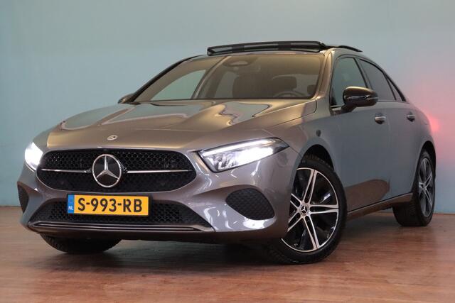 Mercedes-Benz A-KLASSE 250 e Luxury Line | NAVI | CAMERA + PDC | SCHUIF/KANTELDAK | ADAP CRUISE | AMBIENT LIGHTING |