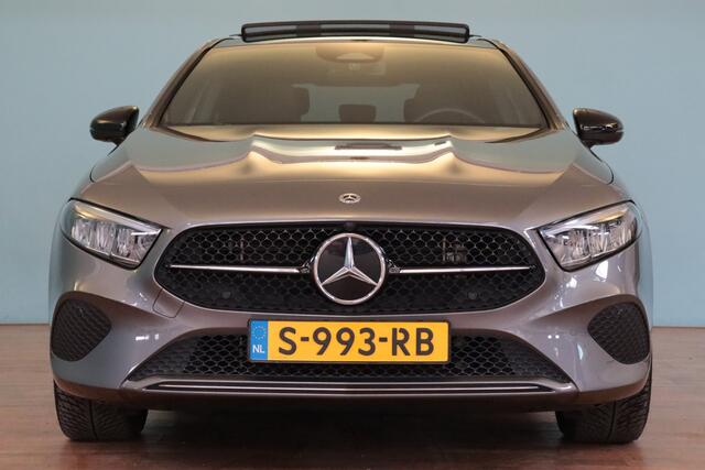 Mercedes-Benz A-KLASSE 250 e Luxury Line | NAVI | CAMERA + PDC | SCHUIF/KANTELDAK | ADAP CRUISE | AMBIENT LIGHTING |