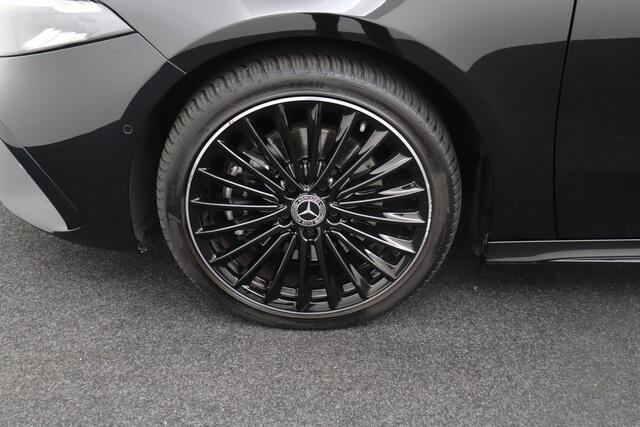 Mercedes-Benz A-KLASSE 250e AMG Pano-dak Adapt. Cruise 19' LMV Dodehoek