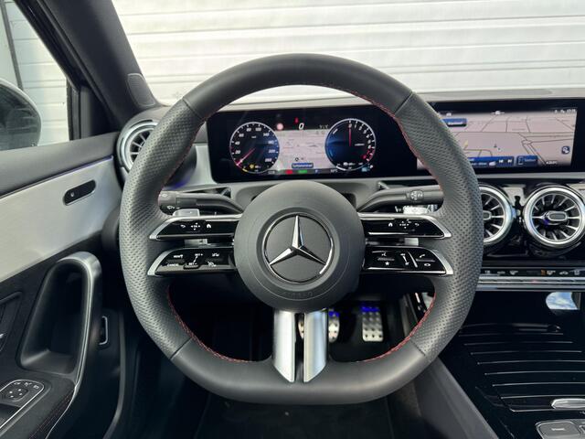 Mercedes-Benz A-KLASSE Limousine 250 e Star Edition AMG Line | Night Pakket | Panoramadak | Dodehoekassistent | MULTIBEAM LED koplampen | Stoelverwarming | Sfeerverlichting | Achteruitrijcamera | Parkeersensoren | Showmodel
