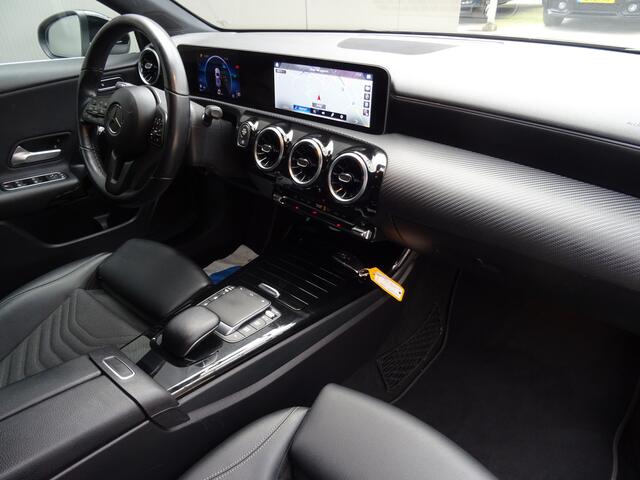 Mercedes-Benz A-KLASSE 180 Premium * LEER * GR NAVI * CAMERA !!