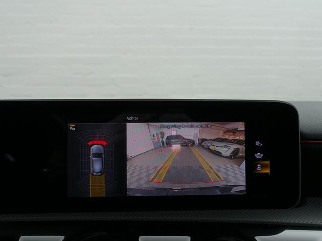 Mercedes-Benz A-KLASSE 200 AMG Prestige Aut- Panodak, Sport Interieur, Xenon Led, Park Assist, Camera, Stoelverwarming