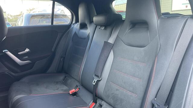 Mercedes-Benz A-KLASSE 220 Launch Edition AMG -Line | Camera Achter | PDC | Dab | NAVI | Trekhaak! |