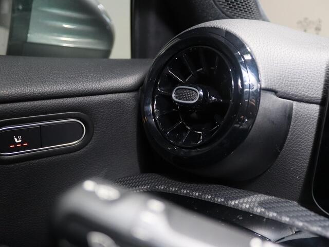 Mercedes-Benz A-KLASSE 180 Star Edition Stoelverwarming | Widescreen cockpit | LED verlichting | Navi