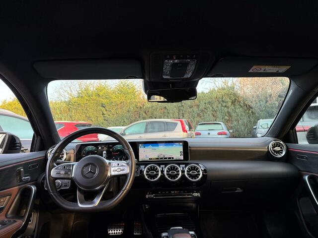 Mercedes-Benz A-KLASSE 180 d AMG pakket AUT LEER