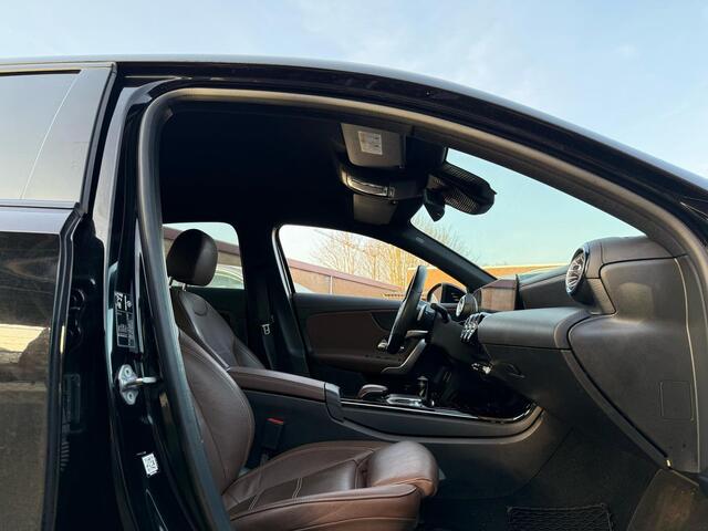 Mercedes-Benz A-KLASSE 180 d AMG pakket AUT LEER