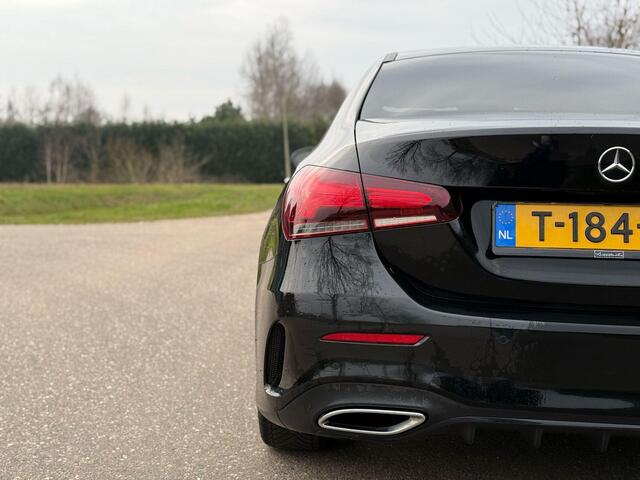 Mercedes-Benz A-KLASSE 180 d AMG pakket AUT LEER