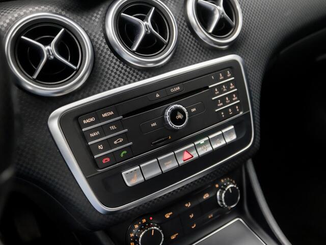 Mercedes-Benz A-KLASSE 200 Sport 157Pk Automaat (NAVIGATIE, CAMERA, LEDER, STOELVERWARMING, SPORTSTOELEN, PARKEERSENSOREN, CRUISE, ZWART HEMEL, NIEUWE APK, NIEUWSTAAT)
