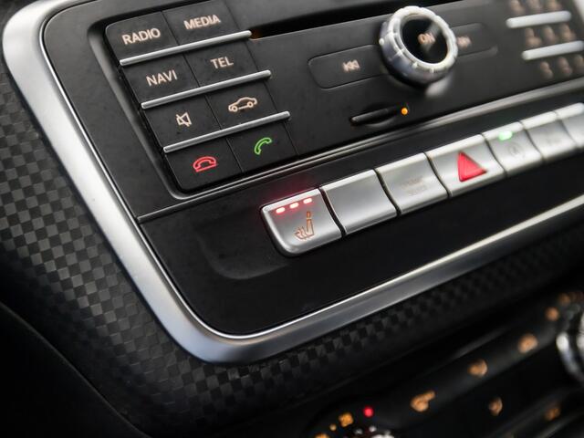 Mercedes-Benz A-KLASSE 200 Sport 157Pk Automaat (NAVIGATIE, CAMERA, LEDER, STOELVERWARMING, SPORTSTOELEN, PARKEERSENSOREN, CRUISE, ZWART HEMEL, NIEUWE APK, NIEUWSTAAT)