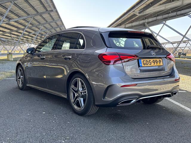 Mercedes-Benz A-KLASSE 180 AMG Line | Panoramadak | Multibeam LED | Sfeervelichting | Stoelverwarming | Parkeercamera |