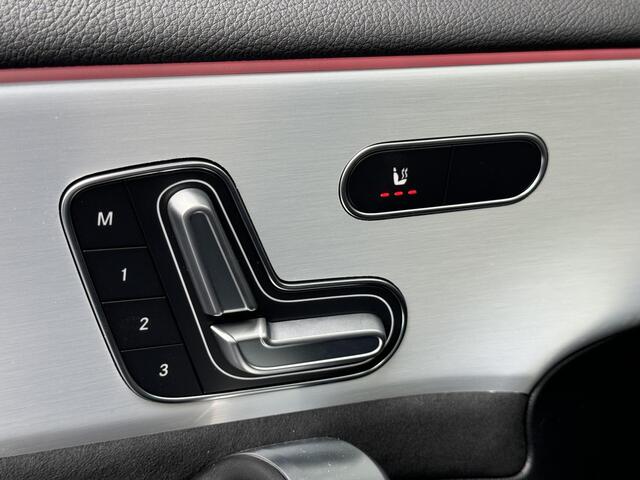Mercedes-Benz A-KLASSE 180 | Panoramadak | AMG Line Mercedes-Benz A-klasse 180 AMG Line | Premium PLUS | Nightpakket | Panoramadak | Distronic | Achteruitrijcamera | Memorystoelen Verwarmd | Sfeerverlichting | Burmester | Apple & Android Carplay | Multispaaks | Trekhaak