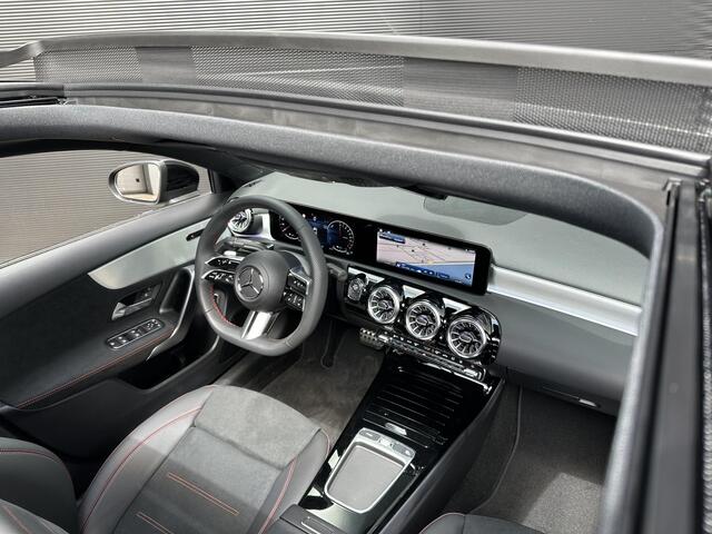 Mercedes-Benz A-KLASSE 250 e AMG Line | Premium | Nightpakket | Panoramadak | Achteruitrijcamera | Stoelverwarming | Multibeam LED | Sfeerverlichting