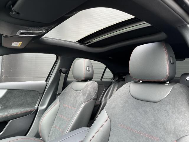 Mercedes-Benz A-KLASSE 250 e AMG Line | Premium | Nightpakket | Panoramadak | Achteruitrijcamera | Stoelverwarming | Multibeam LED | Sfeerverlichting