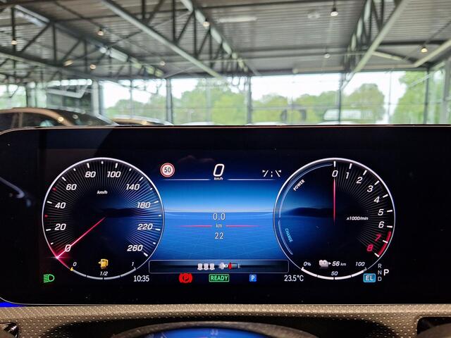 Mercedes-Benz A-KLASSE Limousine 250 e | Panoramadak | Luxury | MULTIBEAM LED Koplampen | Dodehoekassistent | Apple CarPlay | Android Auto | Sierdelen Lindehout Zwart | Privacy Glas Achter | Sfeerverlichting | Stoelverwarming | Achteruitrijcamera | Showmodel