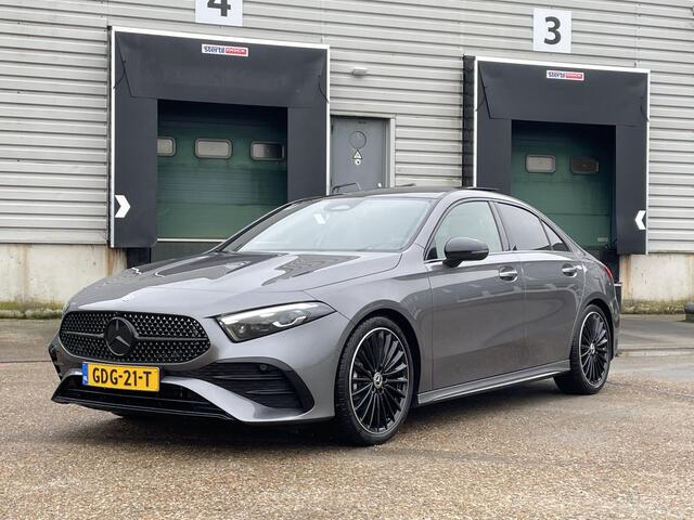 Mercedes-Benz A-KLASSE Limousine 180 Star Edition AMG Line | Night Pakket | Winter Pakket | 19 inch Multispaaks AMG Velgen | Panoramadak | Dodehoekassistent | MULTIBEAM LED koplampen | Stoelverwarming | Stuurverwarming | Sfeerverlichting | Achteruitrijcamera | Showmodel