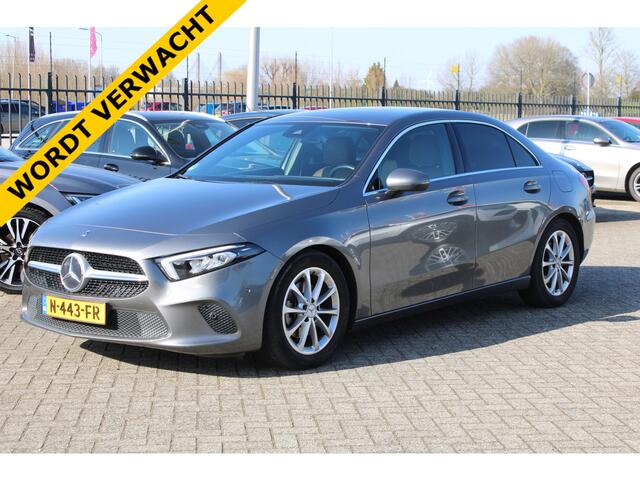 Mercedes-Benz A-KLASSE 200 AUT7 Business Solution Luxury CAMERA NAVI TREKHAAK <<43.366KM>>